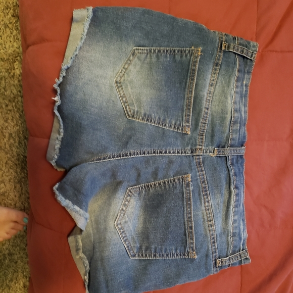 Jean shorts - Picture 3 of 3